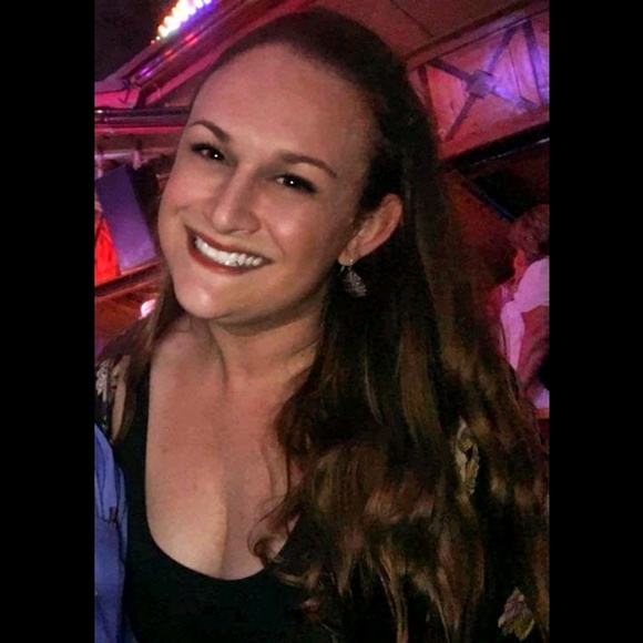 Meet your Posher, Joanne - Picture 1 of 1